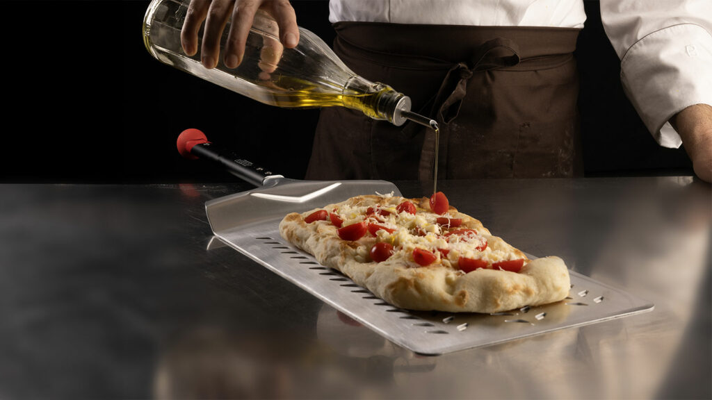 pala per pizza forata